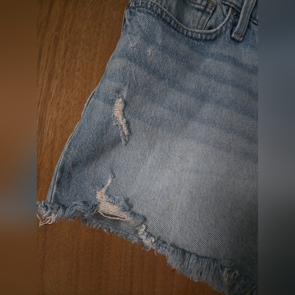 Lucky Brand Distressed 90s Midi Jean Shorts - Picture 3 of 7